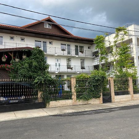 Casa Ciobi 호텔 Două Mai 외부 사진