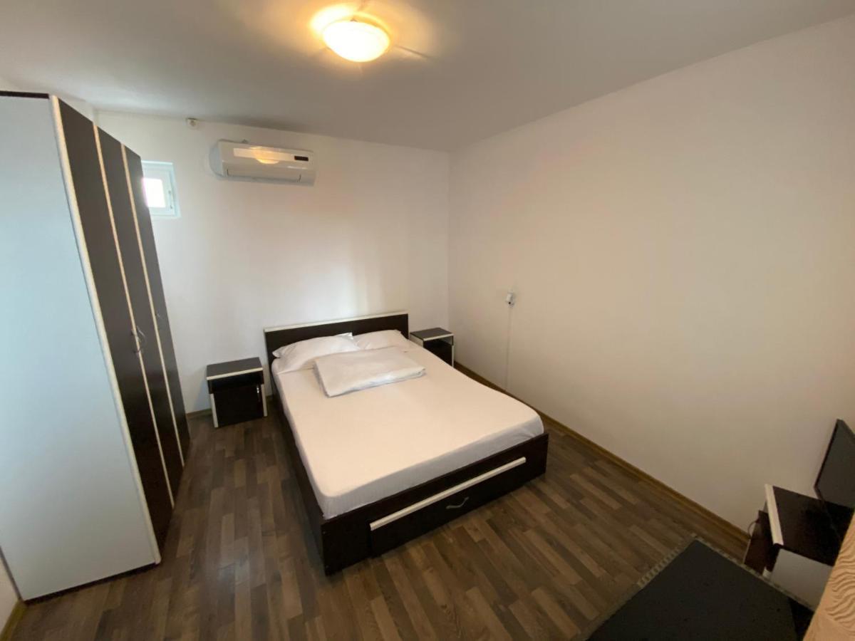 Casa Ciobi 호텔 Două Mai 외부 사진