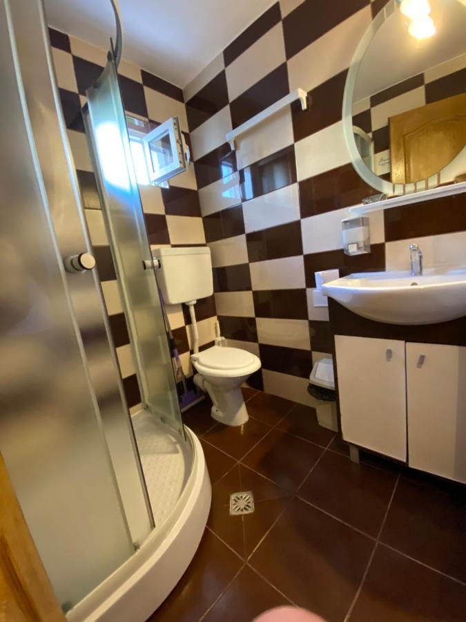 Casa Ciobi 호텔 Două Mai 외부 사진
