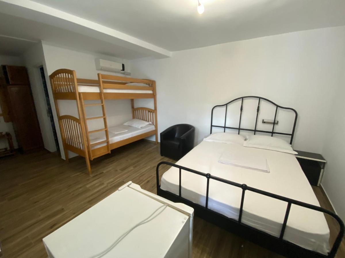 Casa Ciobi 호텔 Două Mai 외부 사진