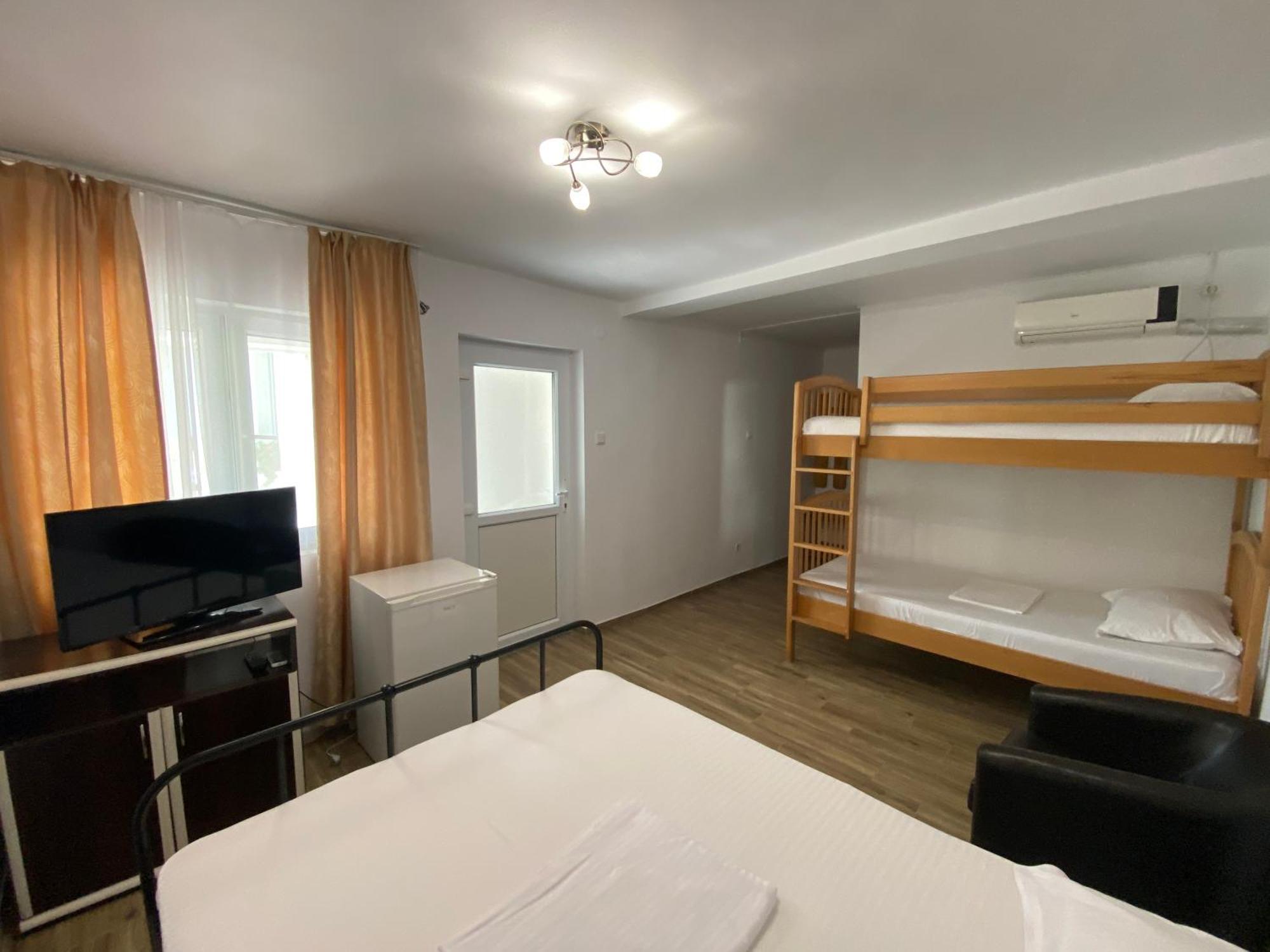 Casa Ciobi 호텔 Două Mai 객실 사진